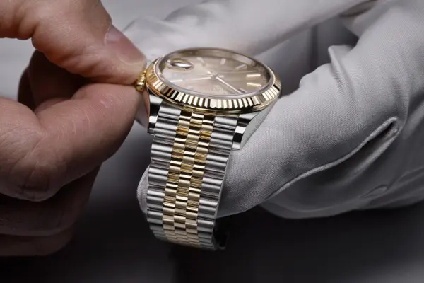 Manutenzione Rolex presso Bisio Orologi e Gioielli, rivenditore Autorizzato Rolex a Asti